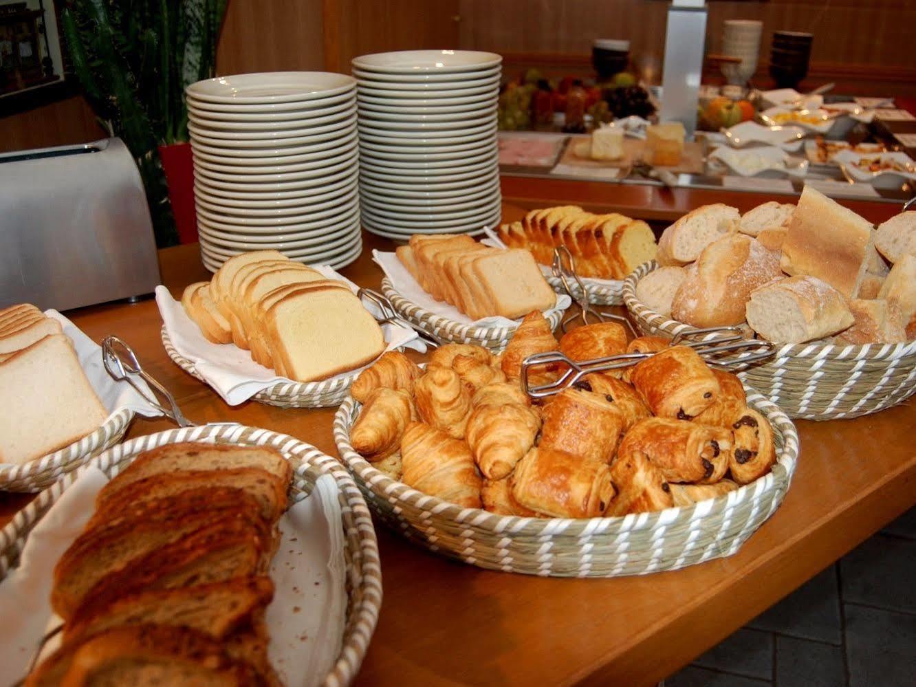 - Restaurant Au Tonnelier